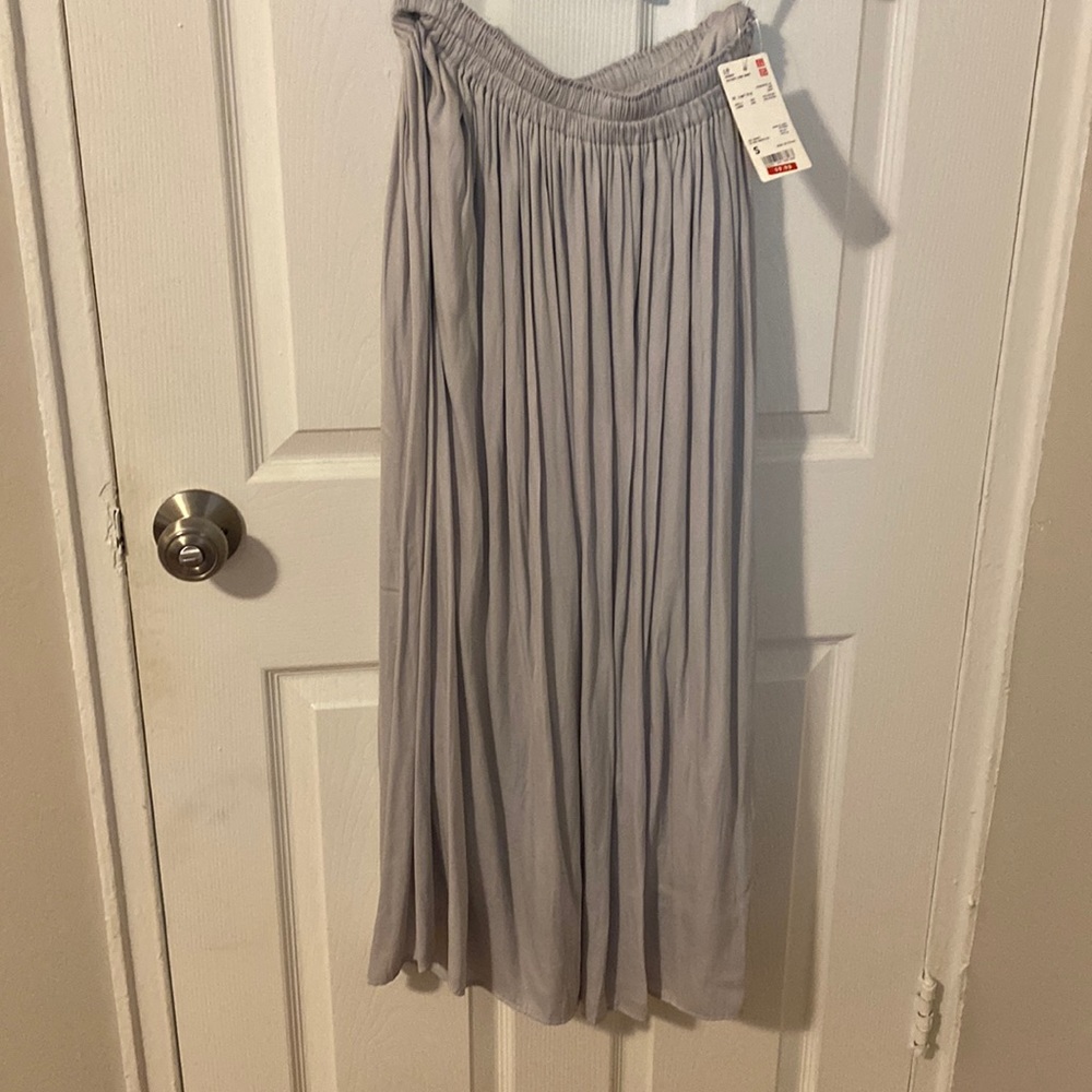 Uniqlo women’s skirt NWT size small with pockets